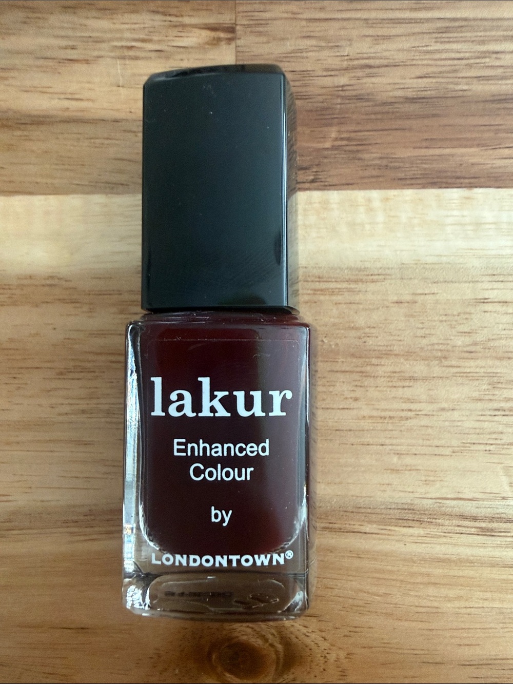 New Londontown lakur Enhanced Colour Deep Red Nail Polish Lady Luck